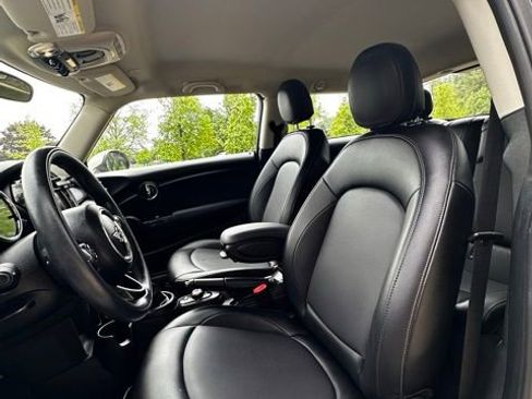 Used 2018 MINI Cooper 2-Door Hardtop FWD image 10