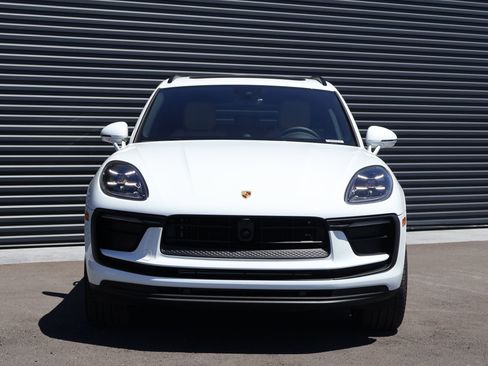 New 2026 Porsche Macan AWD/4WD image 6