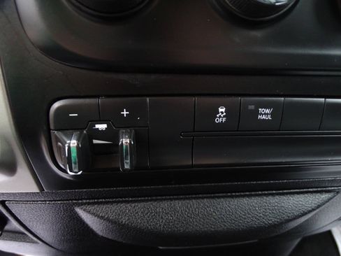 Used 2016 RAM 1500 4x4 Crew Cab Outdoorsman image 22