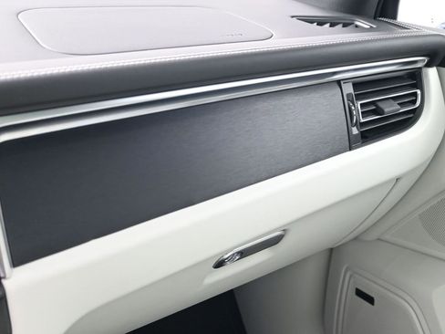 Certified 2023 Porsche Macan GTS image 23