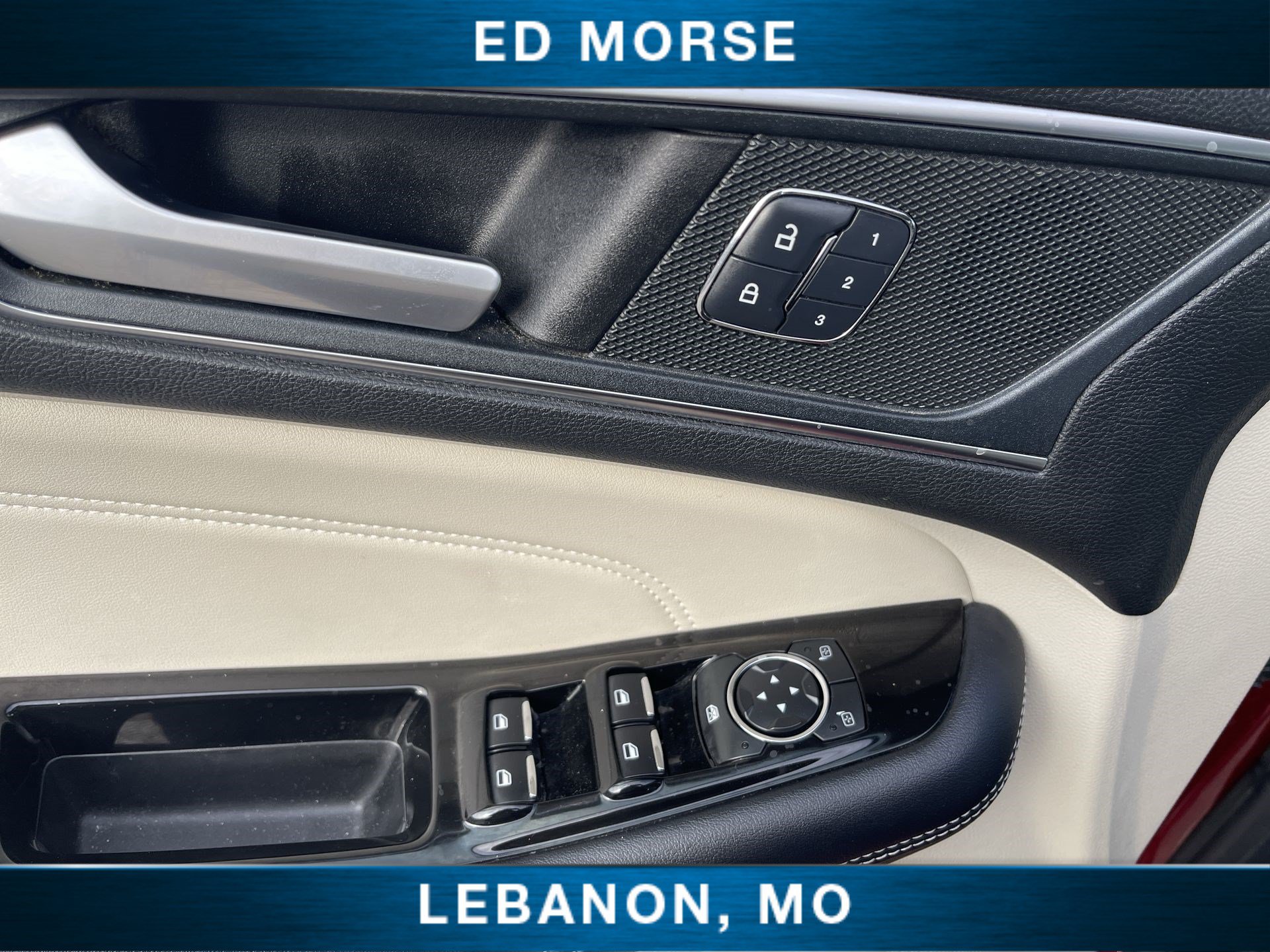 Used 2018 Ford Edge Titanium w/ Cold Weather Package AWD/4WD image 23