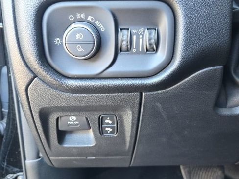 Used 2019 RAM 1500 Laramie AWD/4WD image 18