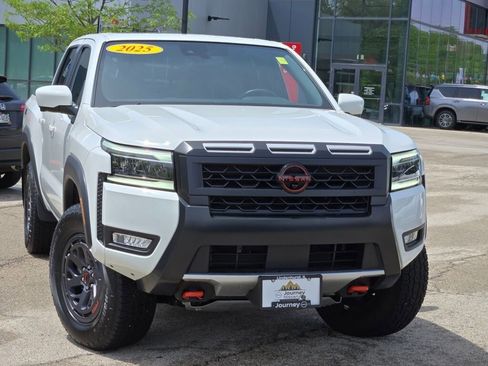 Used 2025 Nissan Frontier PRO-4X w/ Pro Premium Package AWD/4WD image 3