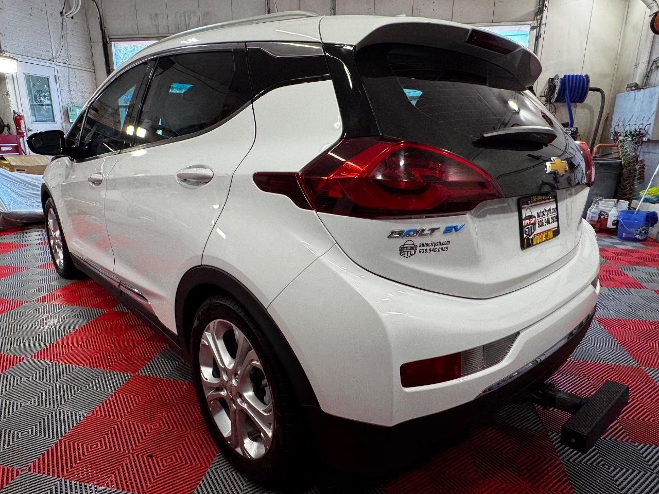 Used 2021 Chevrolet Bolt LT FWD image 5