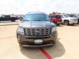Used 2017 Ford Explorer XLT image 5