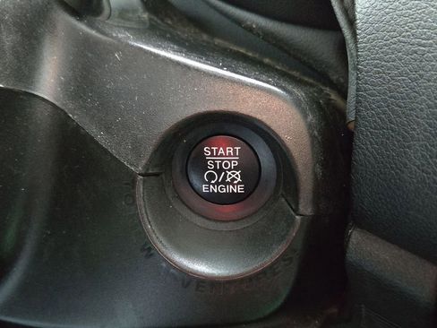 Used 2021 Jeep Renegade Sport image 19