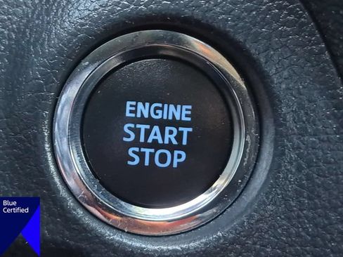 Used 2020 Toyota RAV4 XLE w/ Convenience Package FWD image 27