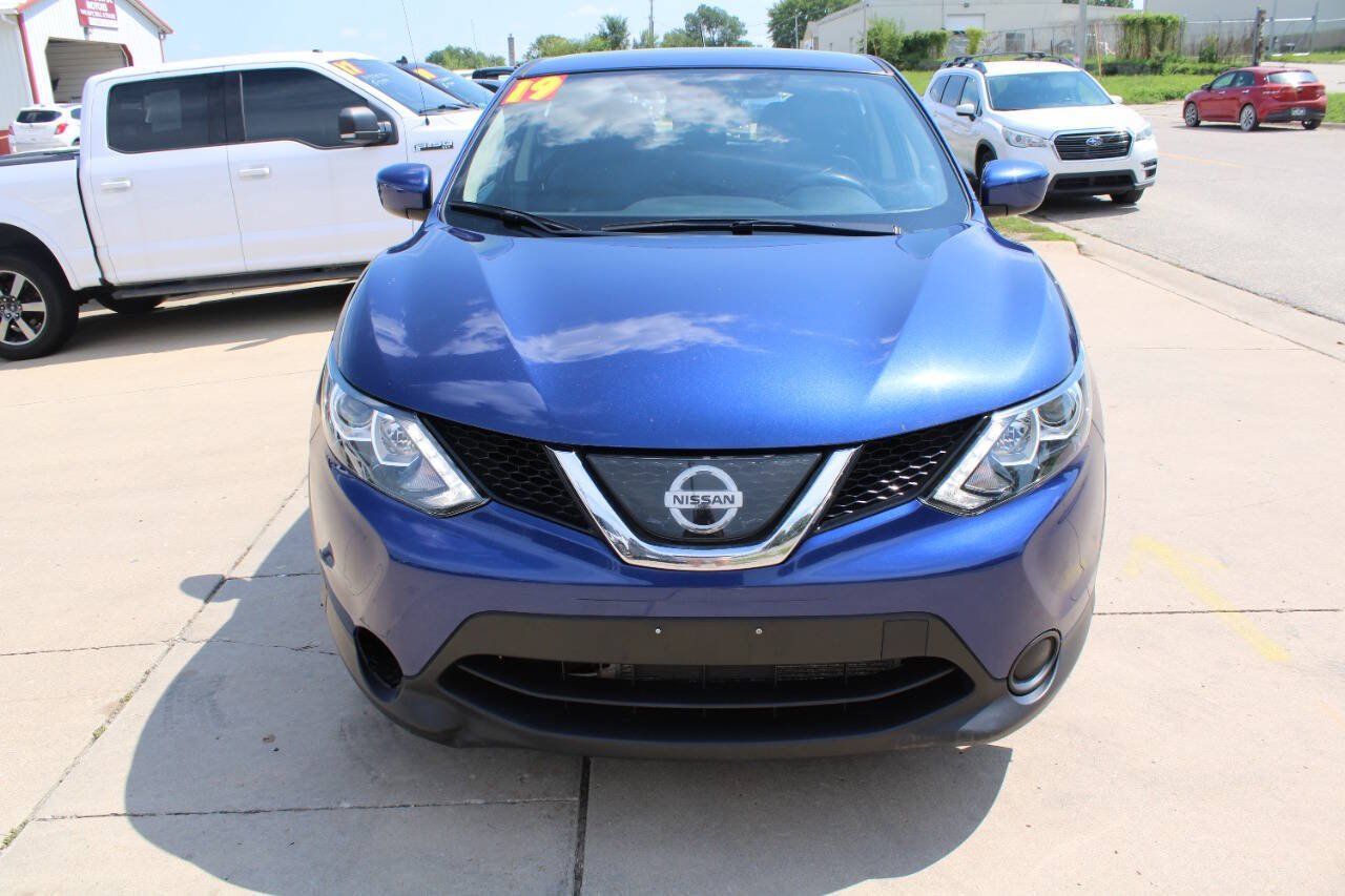 Used 2019 Nissan Rogue Sport S FWD image 2
