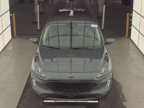 Used 2022 Ford Escape SEL AWD/4WD image 2