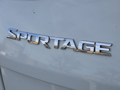 Used 2021 Kia Sportage LX image 10