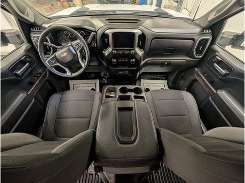Used 2021 Chevrolet Silverado 2500 LT AWD/4WD image 9