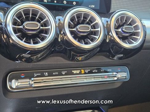 Used 2022 Mercedes-Benz GLB 250 4MATIC image 28