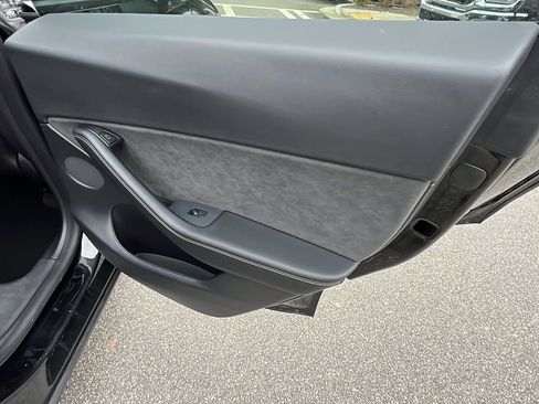 Used 2021 Tesla Model Y Long Range image 20