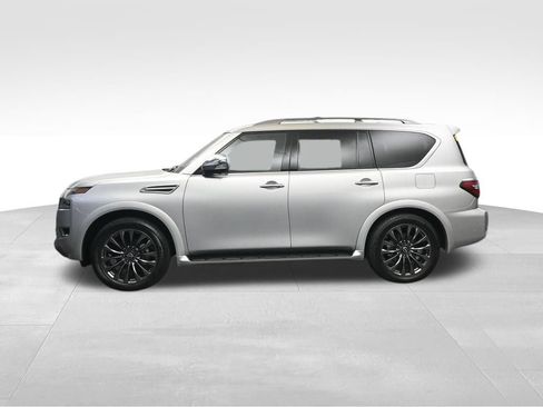 Used 2023 Nissan Armada Platinum w/ Captain's Chairs Package RWD image 2