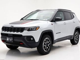 Used 2024 Jeep Compass Trailhawk video 2