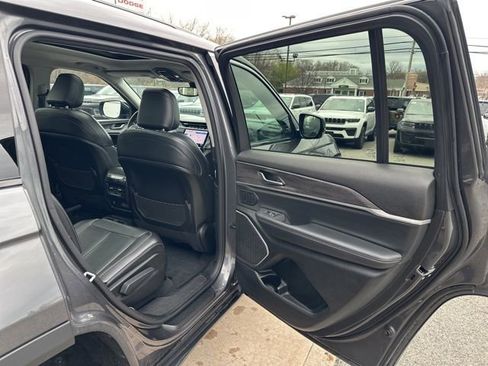 Certified 2022 Jeep Grand Cherokee L Limited image 17