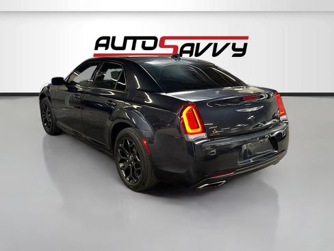 Used 2019 Chrysler 300 S AWD/4WD image 5
