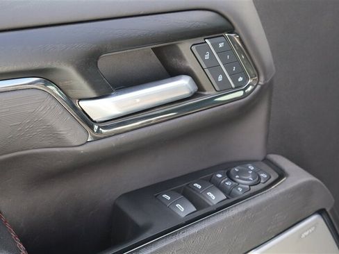 Used 2024 GMC Sierra 2500 AT4X AWD/4WD image 16