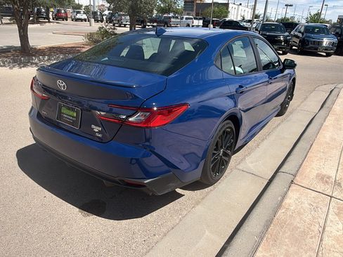 Used 2025 Toyota Camry SE FWD image 5