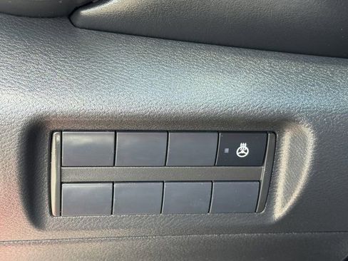 Used 2023 Nissan Kicks SR w/ SR Premium Package FWD image 24