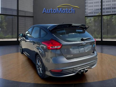 Used 2017 Ford Focus ST FWD image 9
