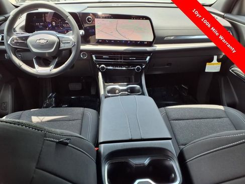 New 2025 Chevrolet Traverse LT w/ Driver Confidence Package image 11