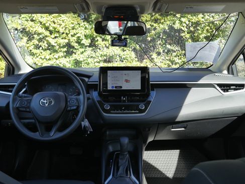 Used 2023 Toyota Corolla LE image 9