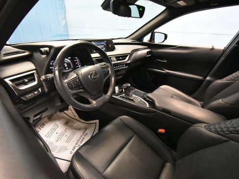 Used 2019 Lexus UX 250h image 2
