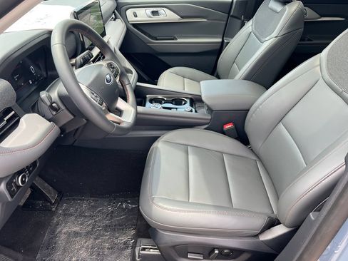 New 2026 Ford Explorer Active w/ Active Comfort Package AWD/4WD image 9