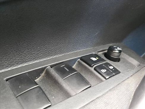 Used 2022 Toyota Corolla LE image 15