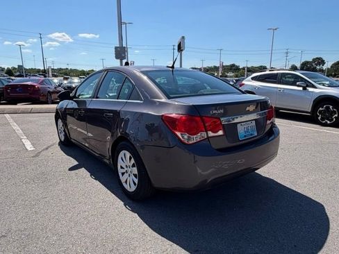 Used 2011 Chevrolet Cruze LS w/ Connectivity Package FWD image 6