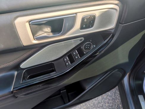 Used 2021 Ford Explorer Platinum w/ Equipment Group 601A image 17