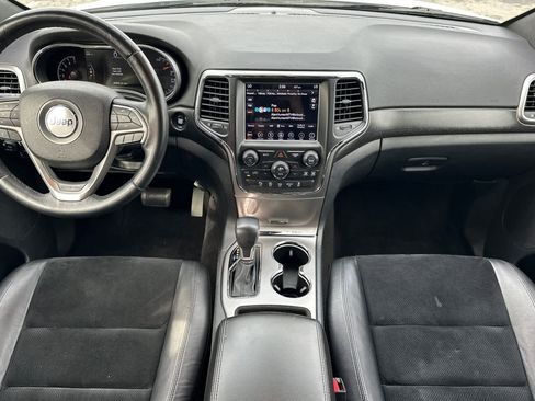 Used 2018 Jeep Grand Cherokee Altitude image 3