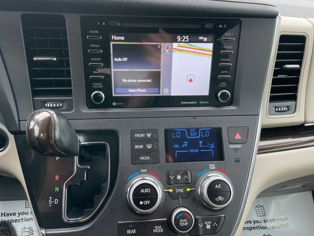 Used 2019 Toyota Sienna XLE FWD image 13