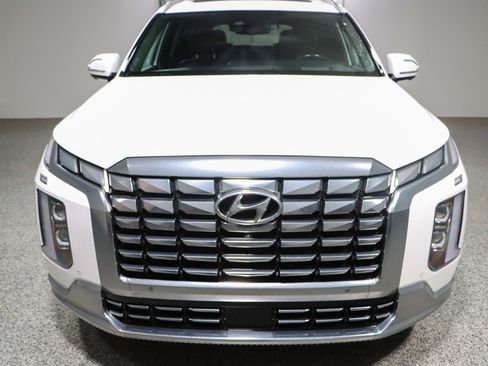 Used 2023 Hyundai Palisade Calligraphy image 4
