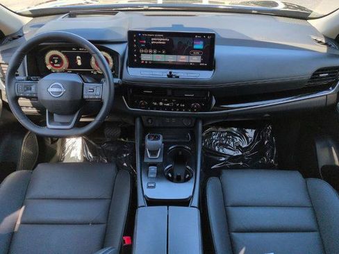 Certified 2025 Nissan Rogue SL w/ SL Premium Package FWD image 15