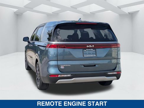 Used 2024 Kia Carnival EX FWD image 7