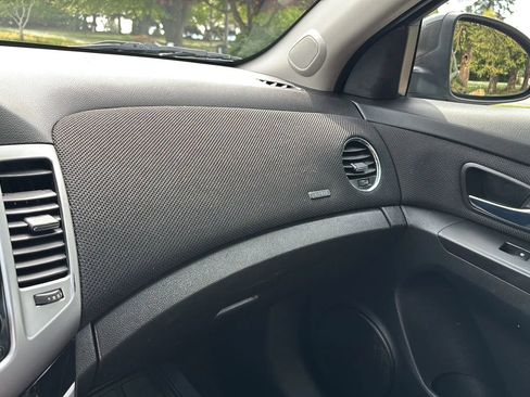 Used 2014 Chevrolet Cruze LT w/ Technology Package FWD image 30