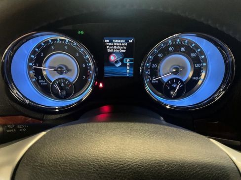 Used 2012 Chrysler 300 RWD image 6