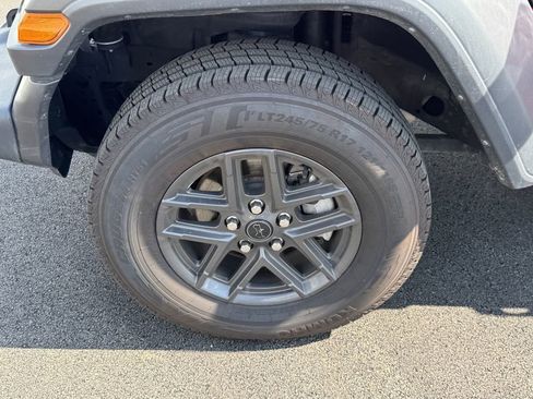 Used 2024 Jeep Wrangler Sport S image 13