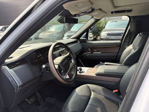 Used 2025 Land Rover Range Rover Long Wheelbase Autobiography AWD/4WD image 9