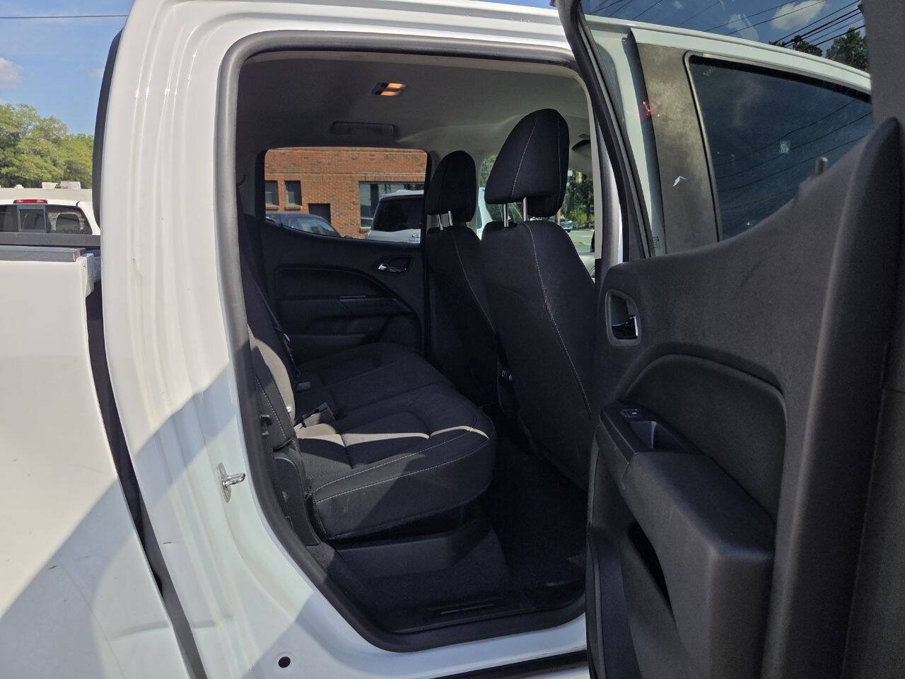 Used 2020 Chevrolet Colorado LT w/ LT Convenience Package RWD image 17