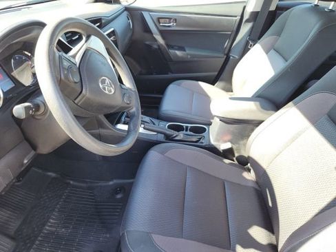 Used 2017 Toyota Corolla LE w/ Carpet Mat Package (TMS) FWD image 8