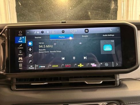 Used 2025 Jeep Wrangler Unlimited Sahara w/ Safety Group image 18