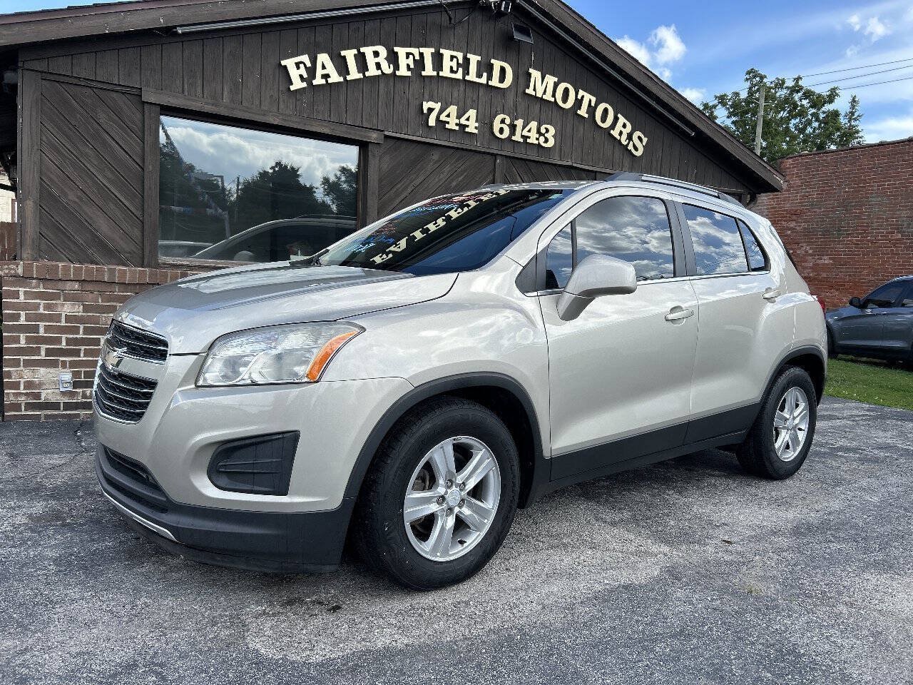 Used 2016 Chevrolet Trax LT w/ LT Sun and Sound Package FWD image 1