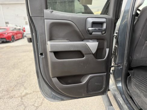 Used 2018 Chevrolet Silverado 1500 LT w/ All Star Edition image 12