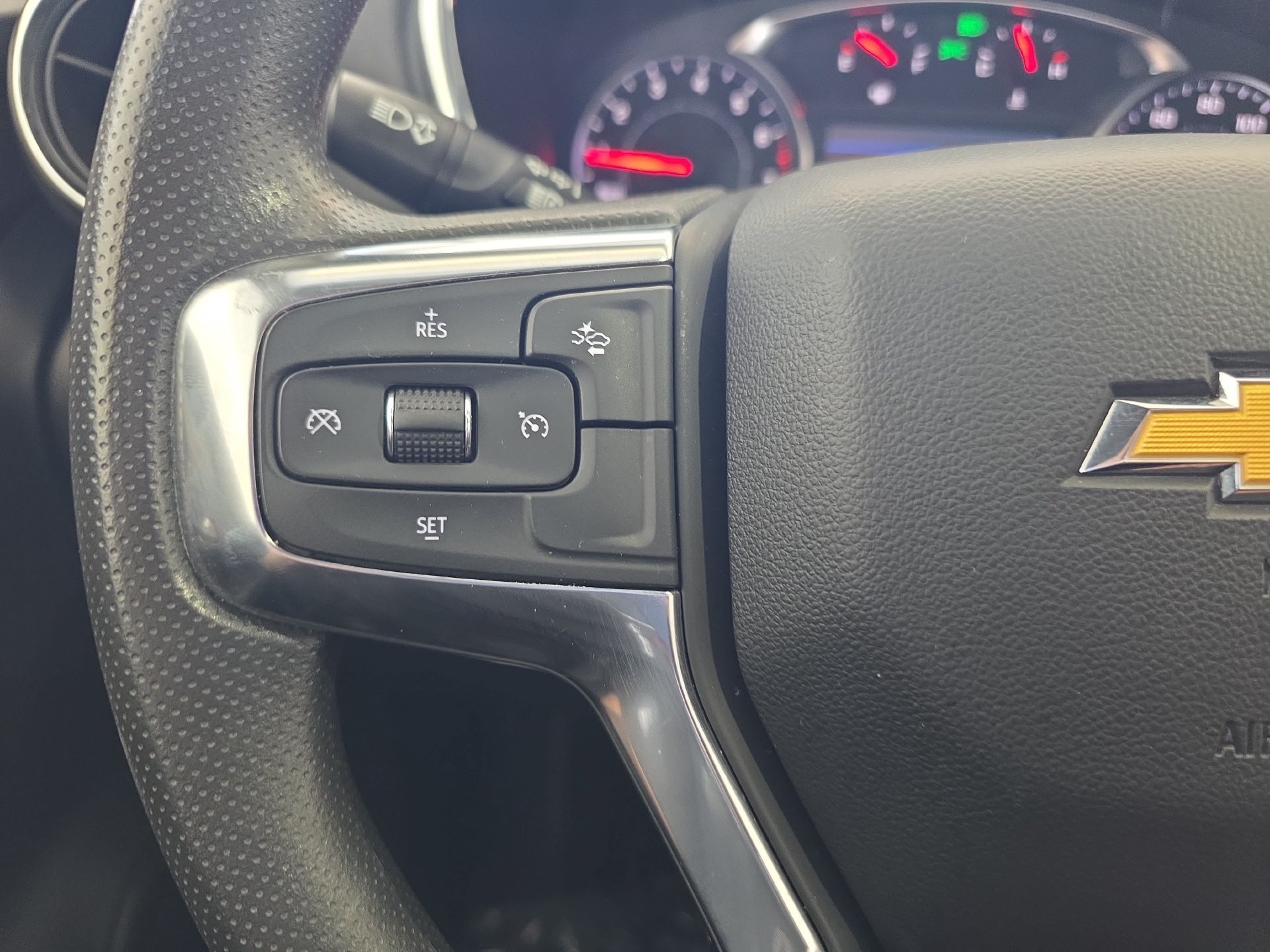 Used 2025 Chevrolet Blazer LT FWD image 16