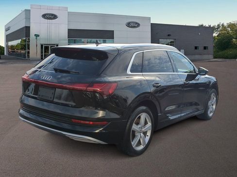 Used 2019 Audi e-tron Premium Plus image 11