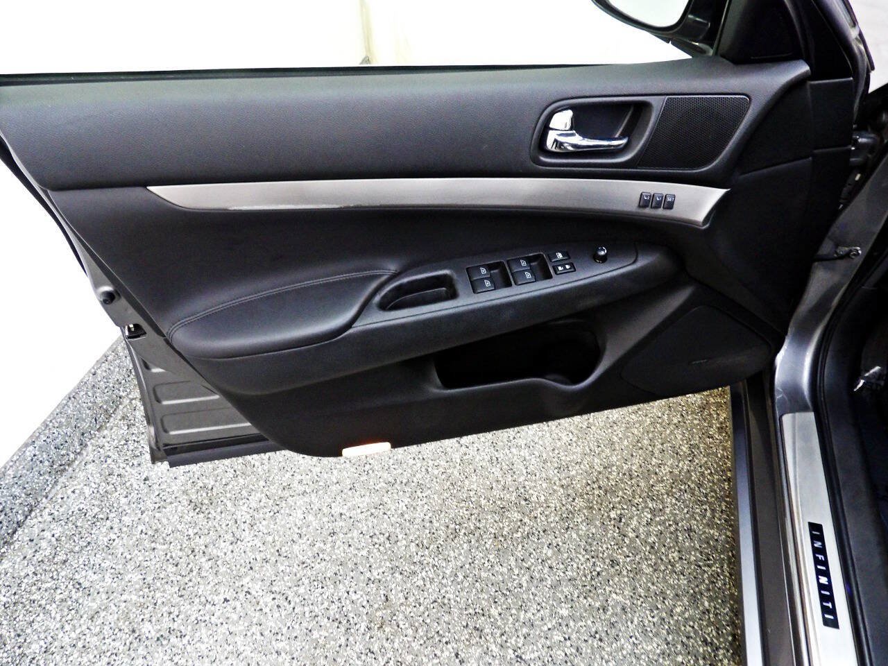 Used 2013 INFINITI G37 x Sedan w/ Premium Pkg AWD/4WD image 7