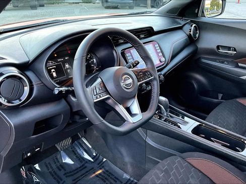 Used 2023 Nissan Kicks SR image 17